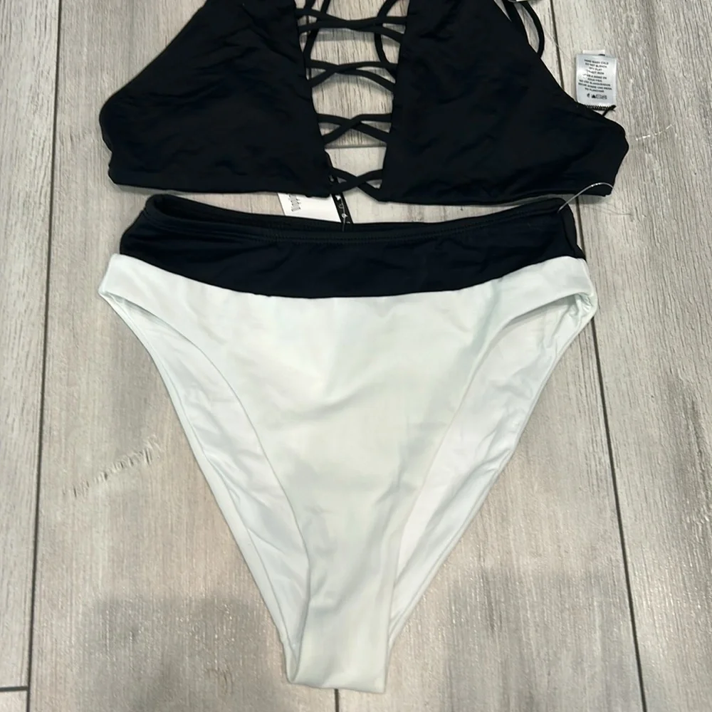 Dippin' Daisy's white and black two piece bikini set size XS s
